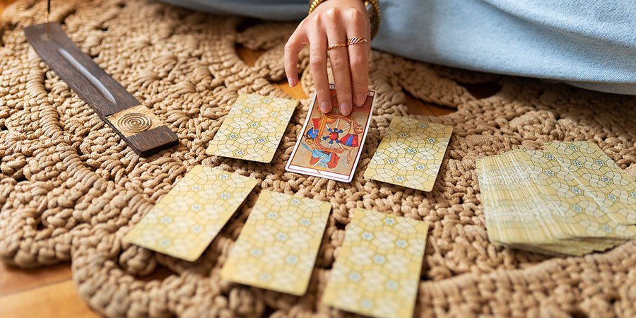 Presentation of Images and Pairings of The Tarot to Help Develop An Archetypical Mind